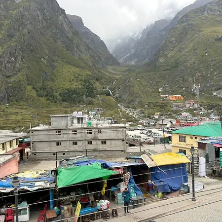 Odyssey Stays Joshimath - Near Narsingh Temple Exterior photo